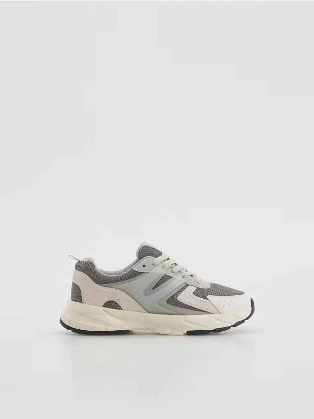 Reserved - Klasyczne sneakersy - złamana biel