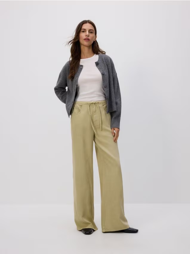Reserved - Jeansy wide leg z lyocellu - zielony
