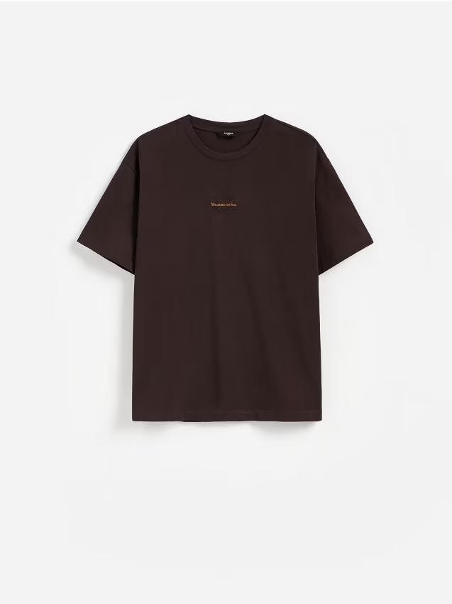 Reserved - T-shirt boxy z naszwyką - ciemnobrązowy