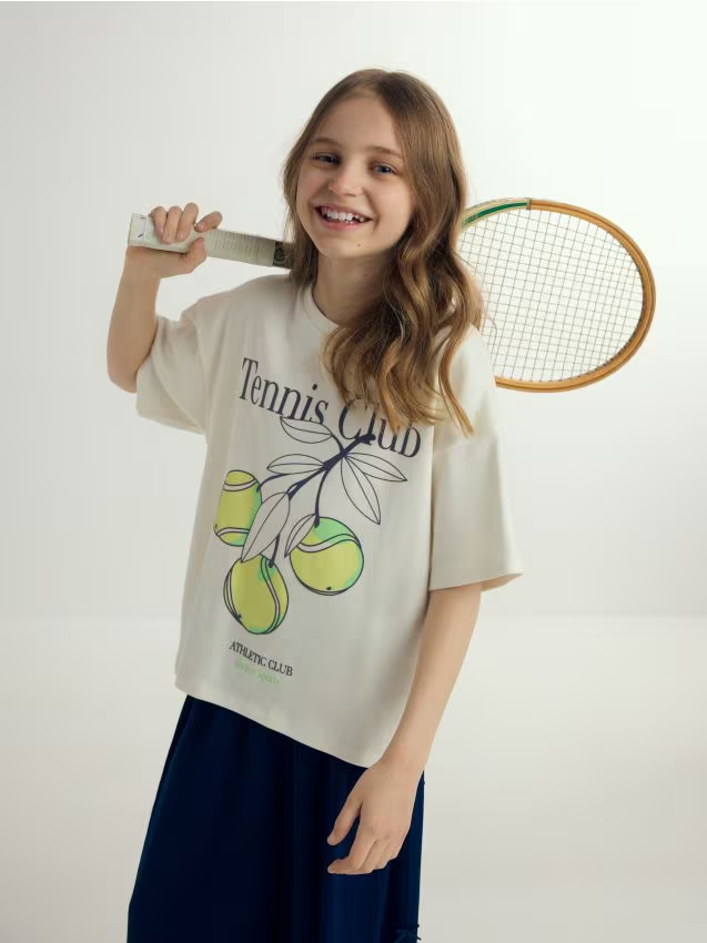 Reserved - Luźny t-shirt z nadrukiem - złamana biel