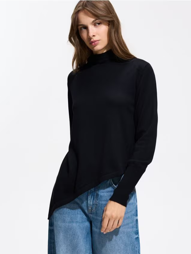 Reserved - Sweter z asymetrycznym dołem - czarny