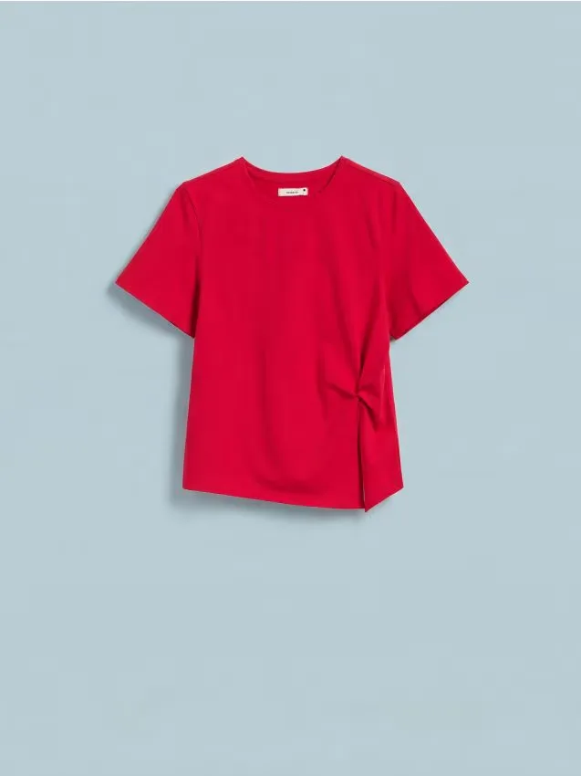 Reserved - T-shirt z ozdobnym detalem - czerwony