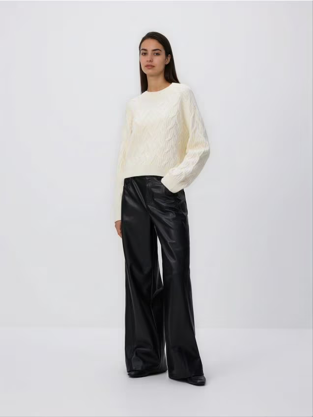 Reserved - Strukturalny sweter - kremowy