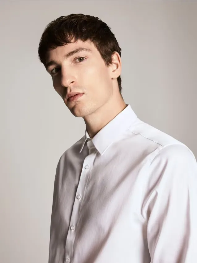 Reserved - Koszula slim fit z bawełną - biały