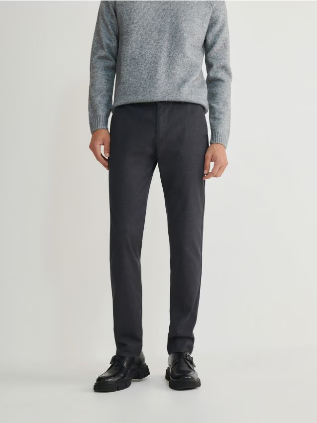 Reserved - Spodnie chino slim fit - czarny