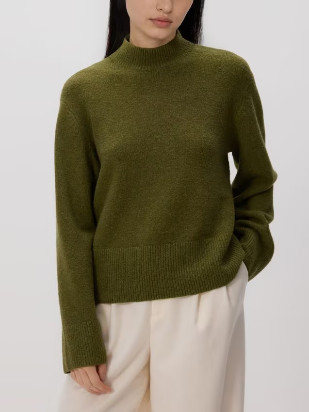 Reserved - Sweter z niskim golfem - oliwkowy