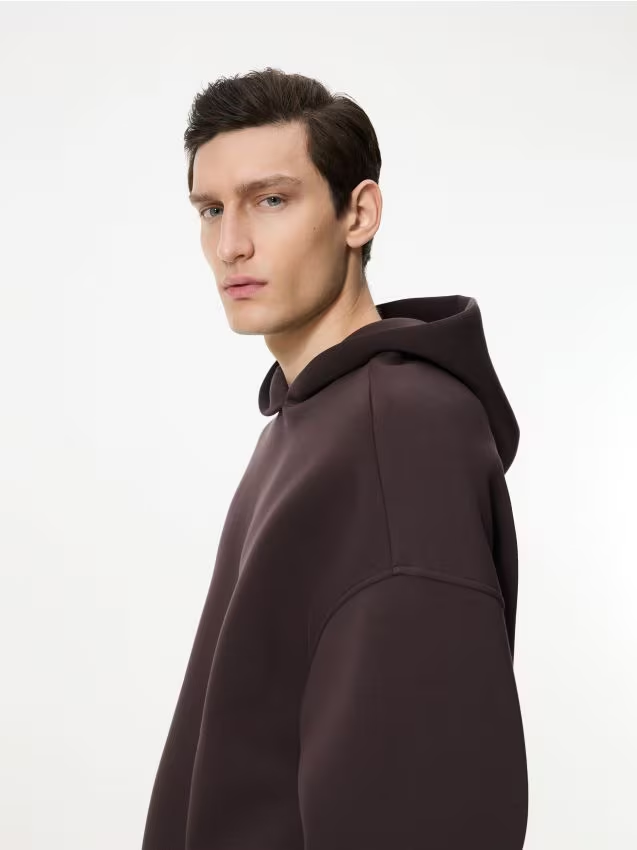 Reserved - Gładka bluza z kapturem - ciemnobrązowy