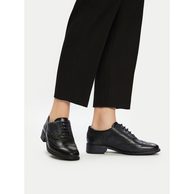 Oxfordy Clarks