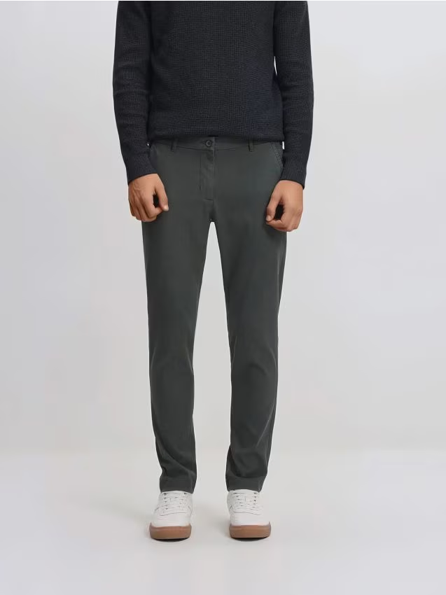 Reserved - Spodnie chino slim fit - zielony