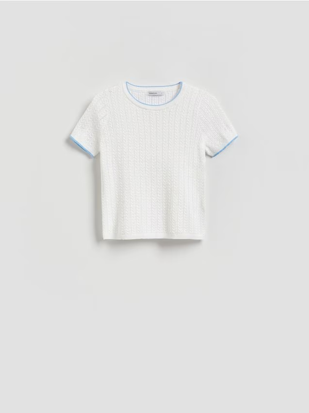 Reserved - Sweter z ażurowym wzorem - kremowy