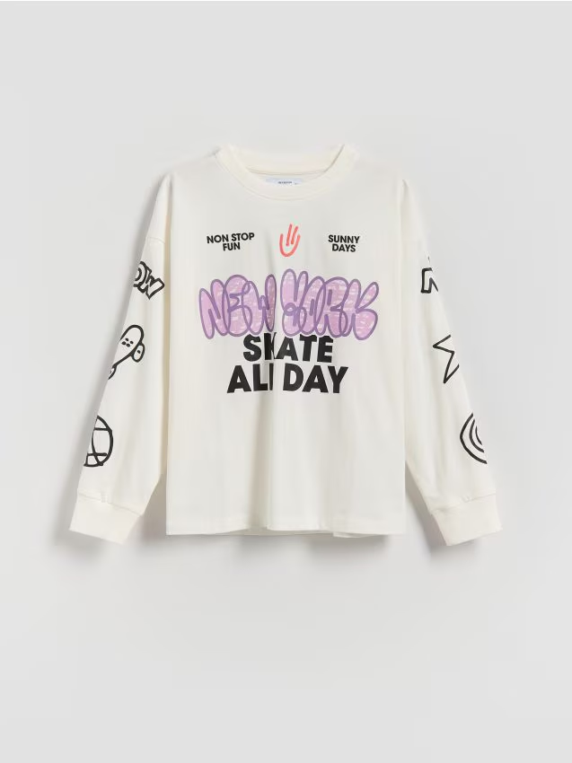 Reserved - Longsleeve z nadrukiem - złamana biel