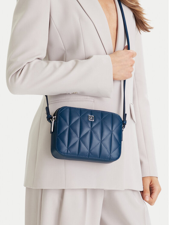 Calvin Klein Torebka Quilted Double Zip Camera Bag LV04F3328G Niebieski