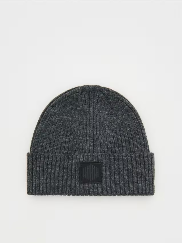 Reserved - Czapka beanie z naszywką - ciemnoszary