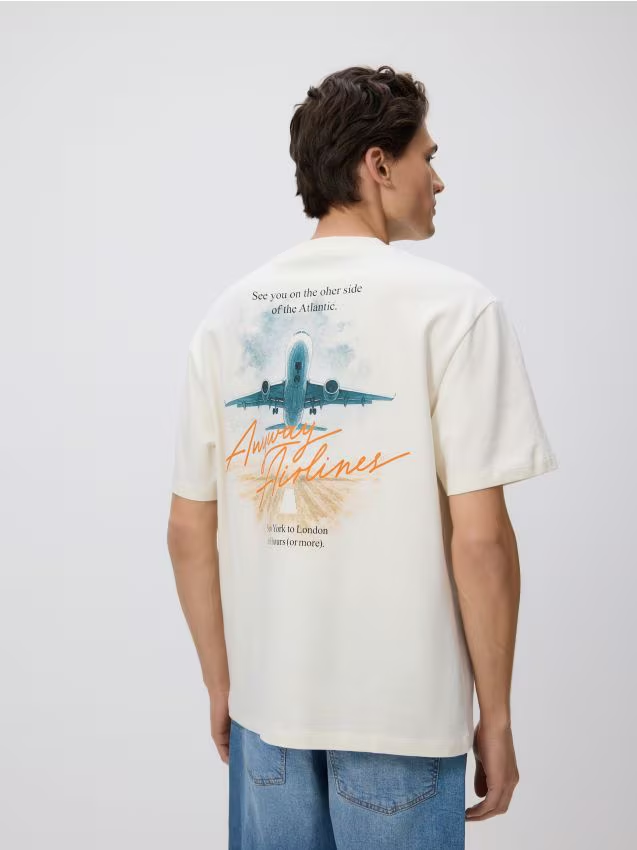 Reserved - T-shirt comfort z nadrukiem na plecach - złamana biel