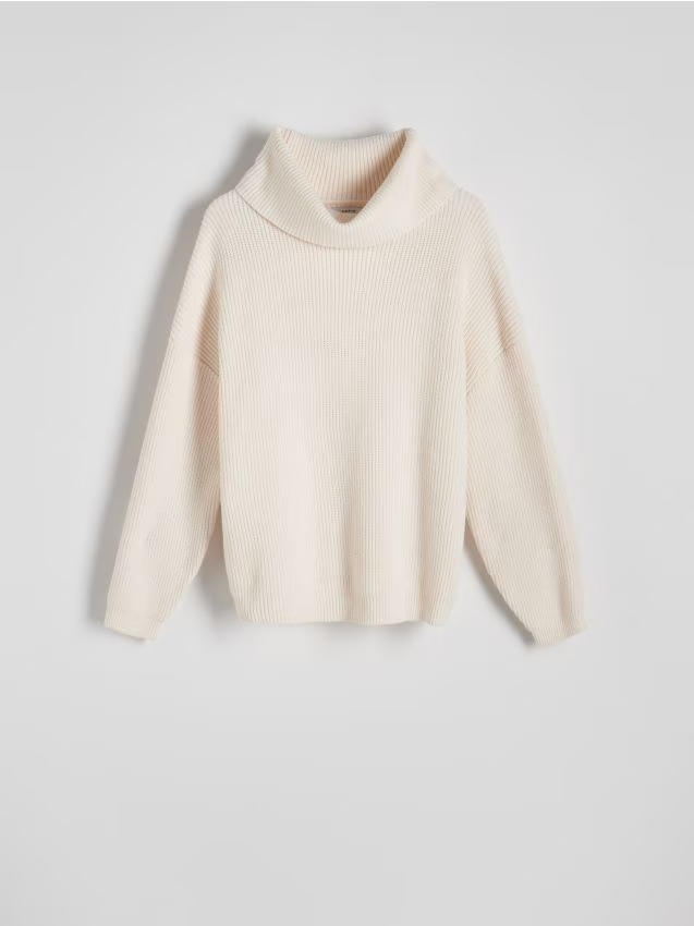 Reserved - Sweter oversize z golfem - kremowy