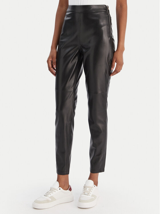 BOSS Spodnie z imitacji skóry C_Taskin 50551469 Czarny Slim Fit