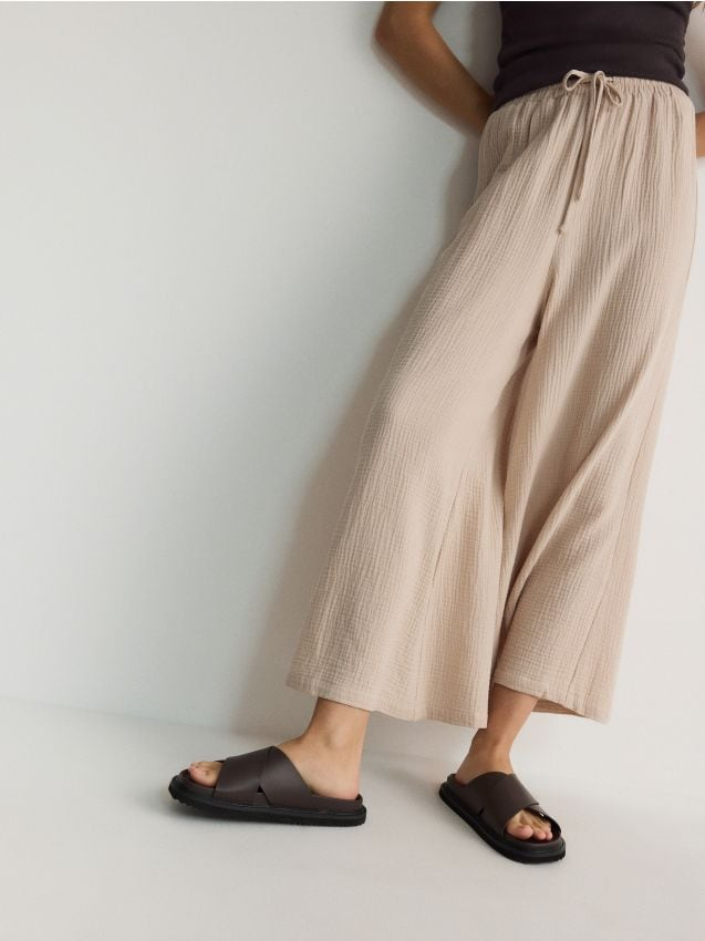 Reserved - Spodnie culotte - kremowy