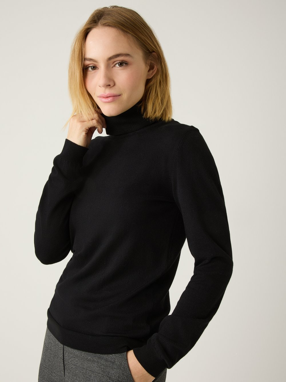 More & More Damski sweter z golfem Kobiety Sztuczne włókno czarny, 44