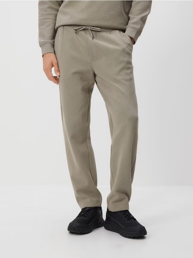 Reserved - Spodnie jogger straight - beżowy