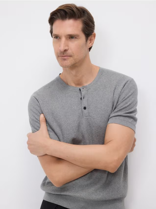 Reserved - T-shirt henley z dodatkiem tencelu - jasnoszary