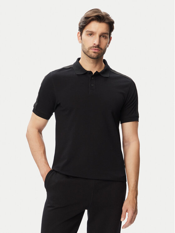 Guess T-Shirt 183090 Czarny Classic Fit