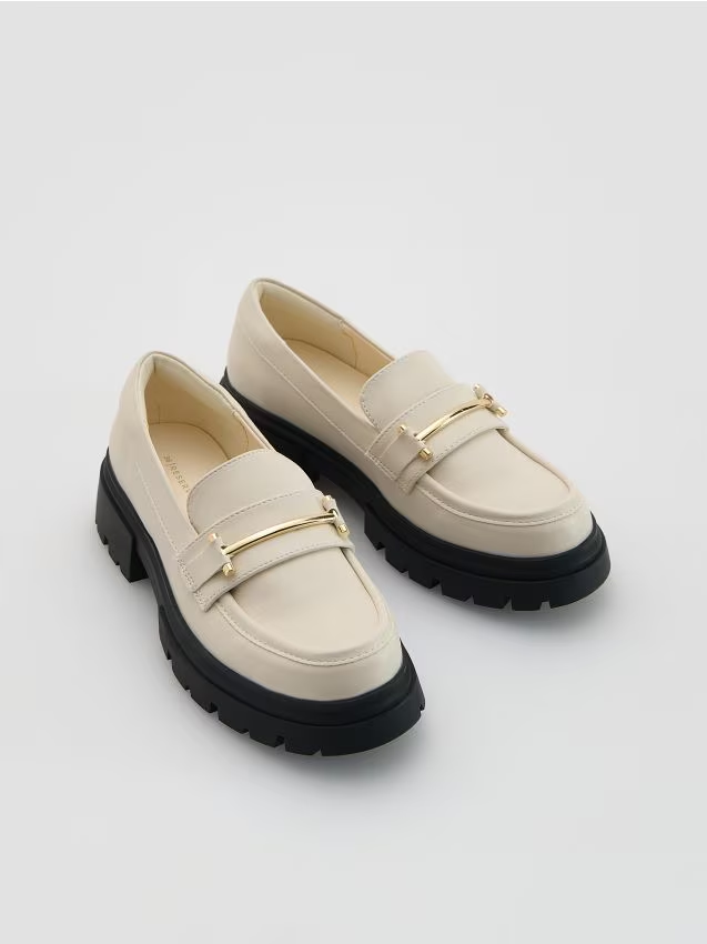 Reserved - Loafersy z imitacji skóry - złamana biel