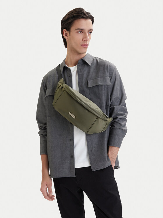Calvin Klein Nerka Sleek Waistbag Sling LV04D3148G Zielony
