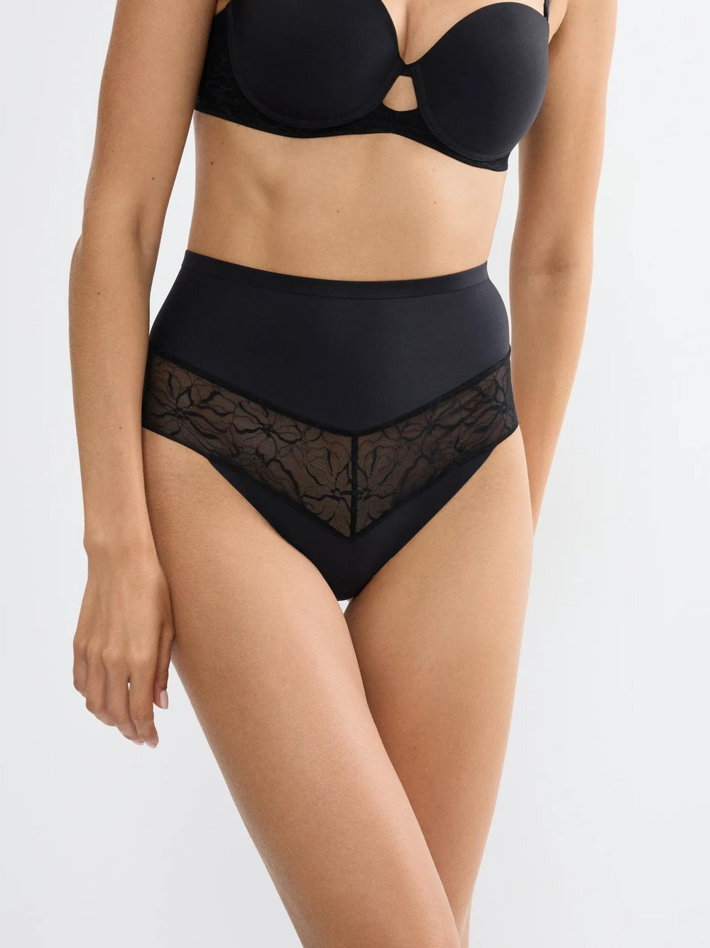 Triumph Stringi - Comfort Contour Kobiety Sztuczne włókno czarny, L