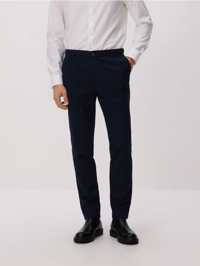 Reserved - Spodnie chino slim fit - granatowy