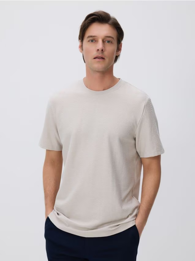 Reserved - Strukturalny t-shirt regular - jasnoszary