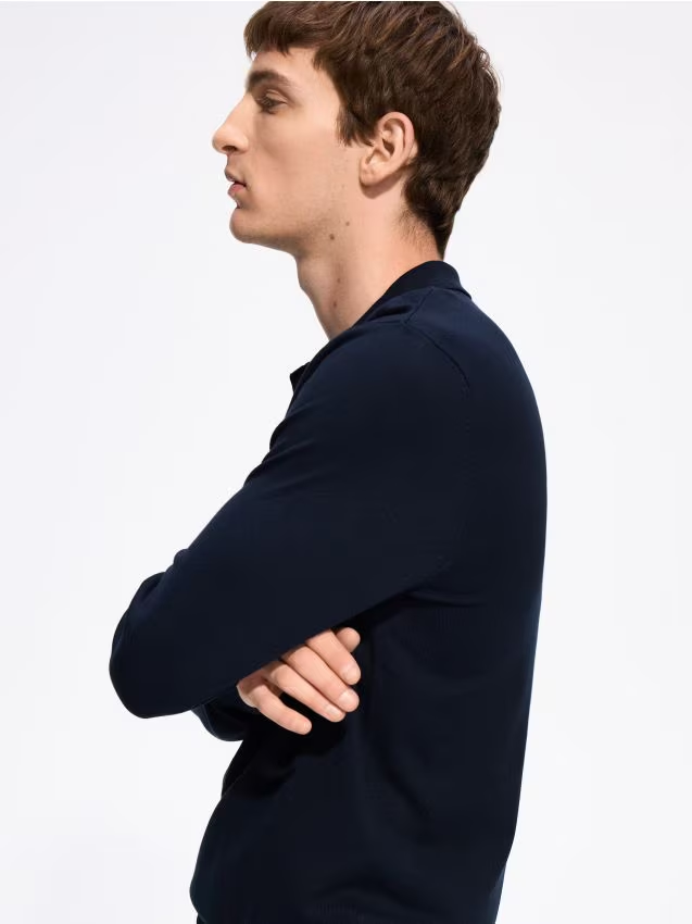 Reserved - Wiskozowy sweter polo - granatowy