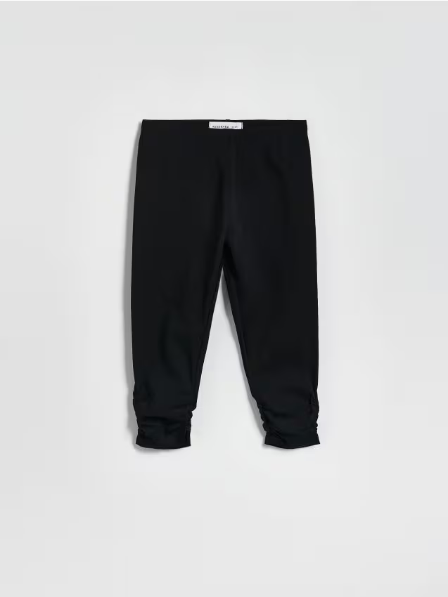 Reserved - Krótkie legginsy z marszczeniem - czarny