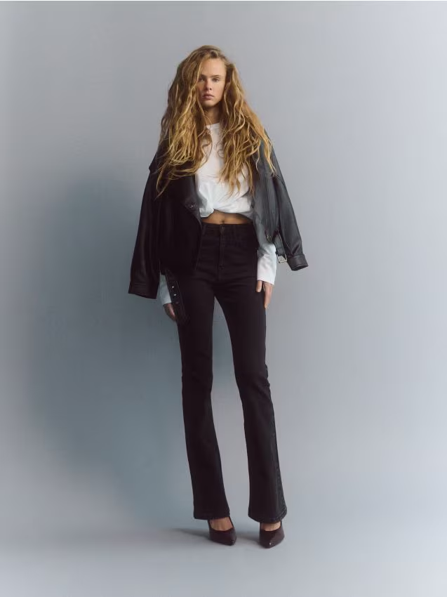 Reserved - Jeansy flare - czarny