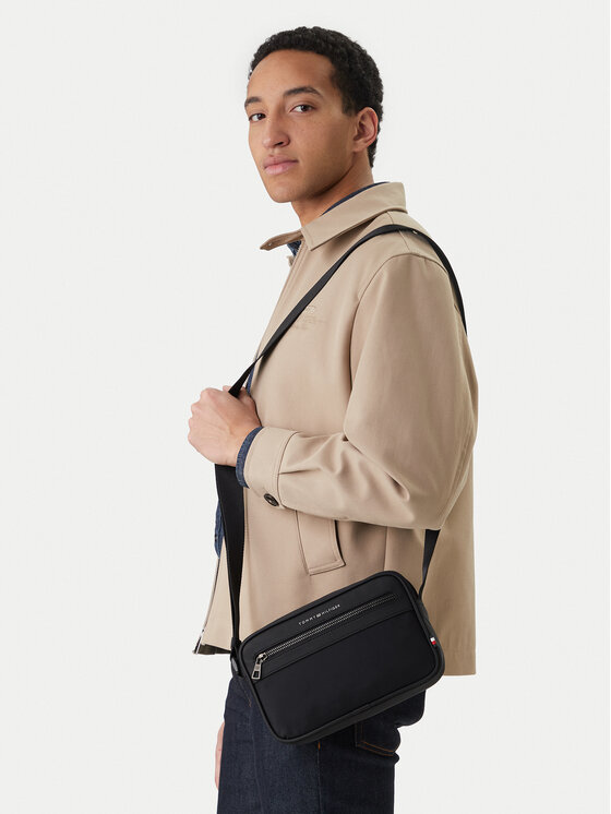 Tommy Hilfiger Saszetka Th Repreve Ew Reporter AM0AM14152 Czarny
