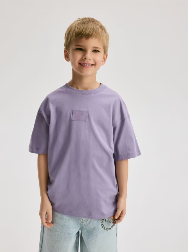 Reserved - Bawełniany t-shirt z naszywką - fioletowy