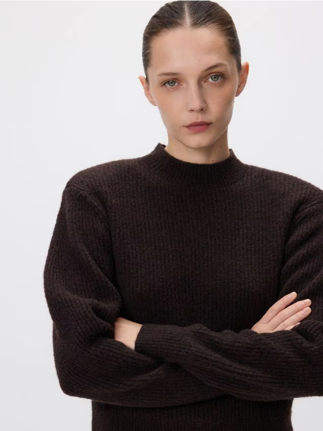 Reserved - Sweter z wełną - ciemnobrązowy