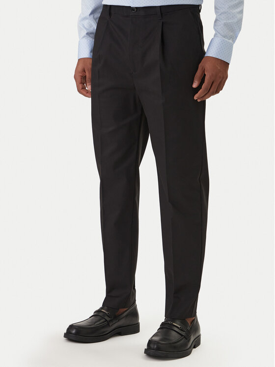 Calvin Klein Chinosy LV04LE612G Czarny Tapered Fit