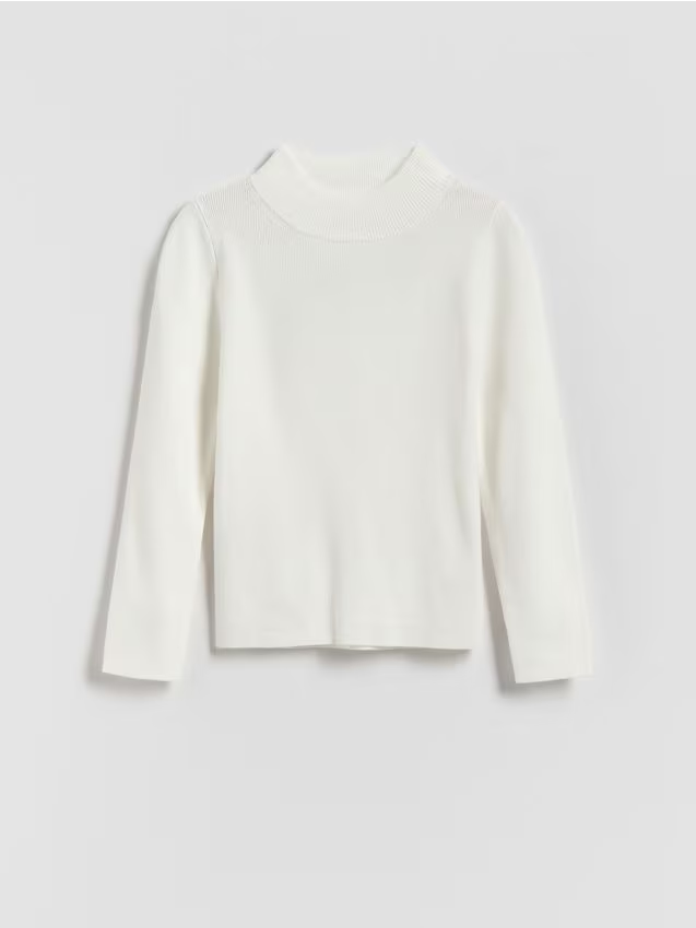 Reserved - Gładki sweter z wiskozy - złamana biel