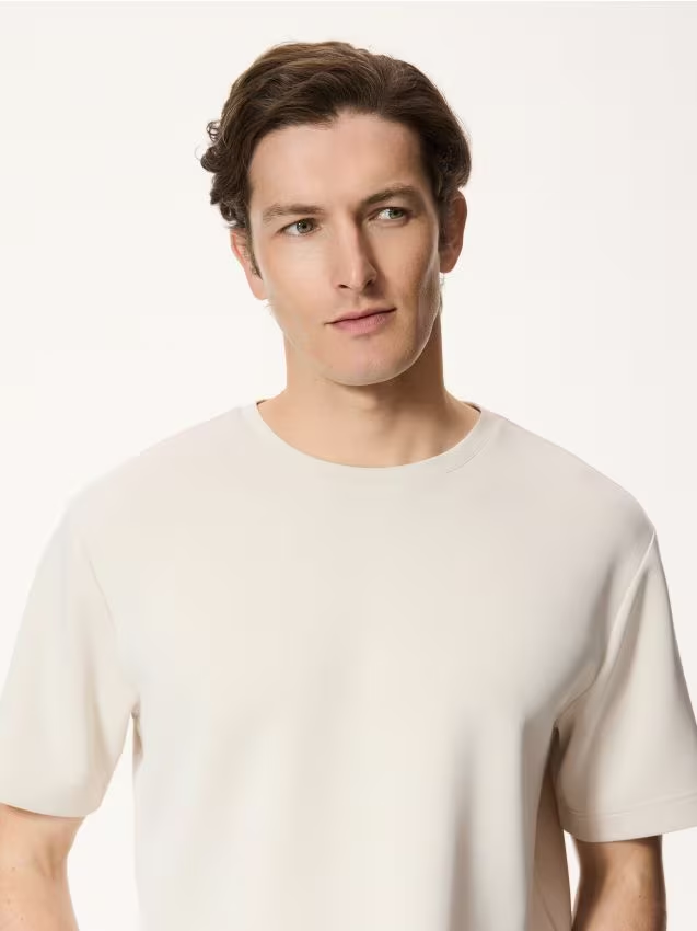 Reserved - T-shirt regular fit z modalem - beżowy